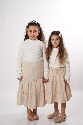 חצאית קומות קרם